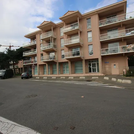 2 Pers A St Brevin Les Pins, 50m Plage, Balcon, Parking, Proche Commerces - Fr-1-364-163 Apartment Saint-Brevin-les-Pins