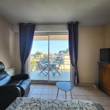 2 Pers A St Brevin Les Pins, 50m Plage, Balcon, Parking, Proche Commerces - Fr-1-364-163 Apartment Saint-Brevin-les-Pins